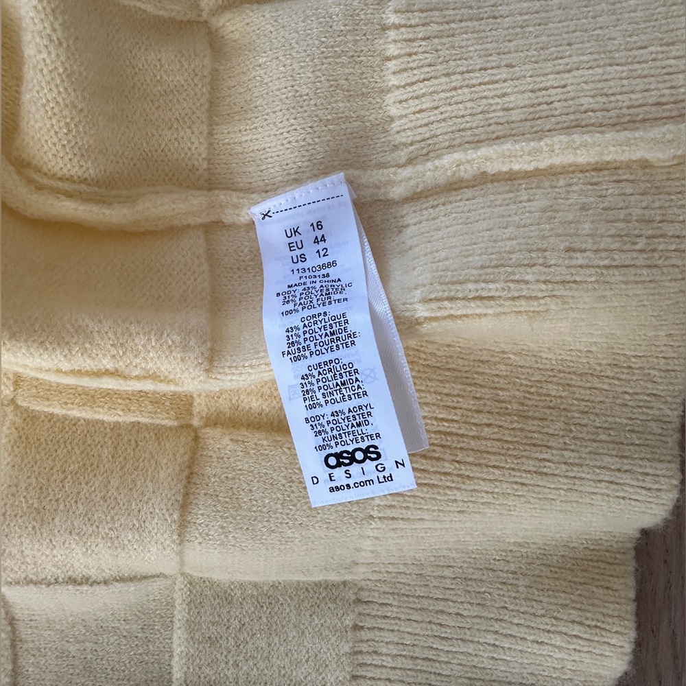 ASOS DESIGN fur trim zip-up cardigan with checkerboard stitch in yellow - Picture 3 of 9